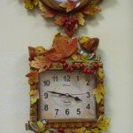 Часы с керамическим декором работы Елены Бодровой